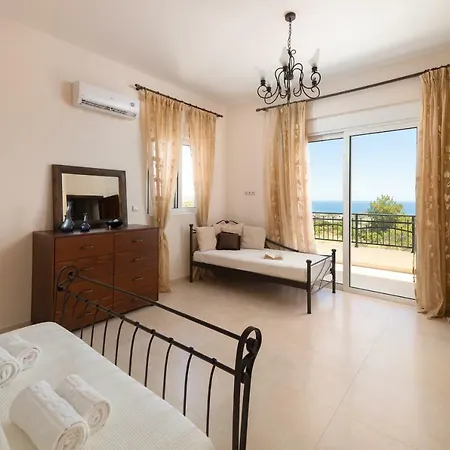 Dipasquale Near Anthony Quinn Βίλα Καλυθιές